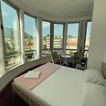 Lux *