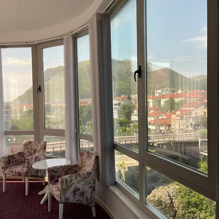 Lux * Mostar